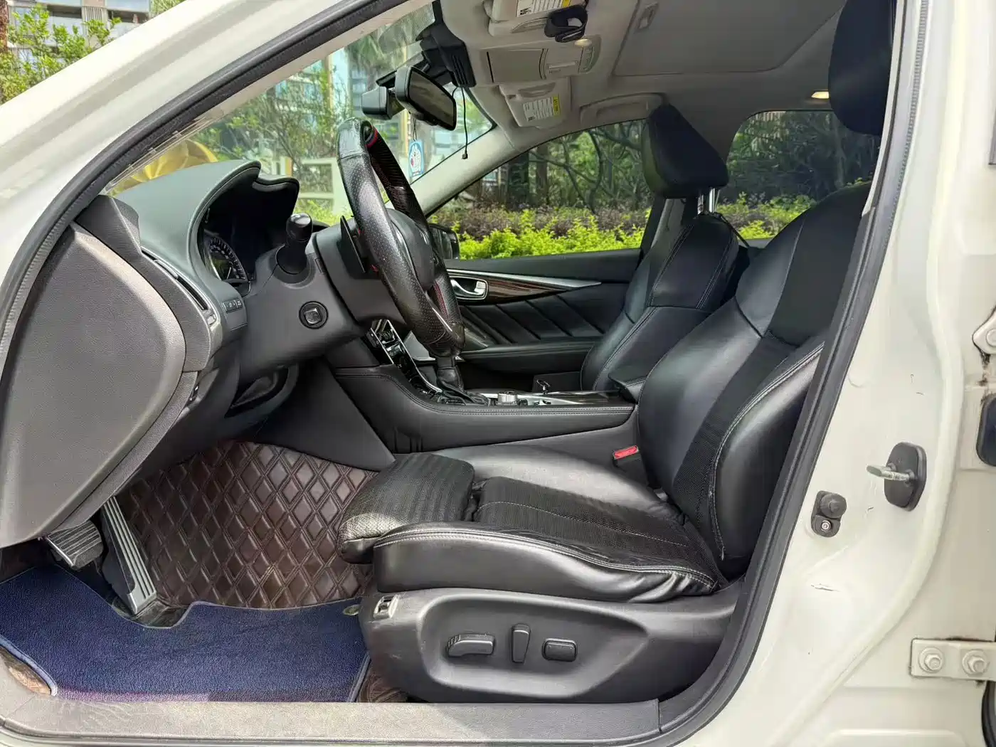 Фото 4 - Infiniti Q50L