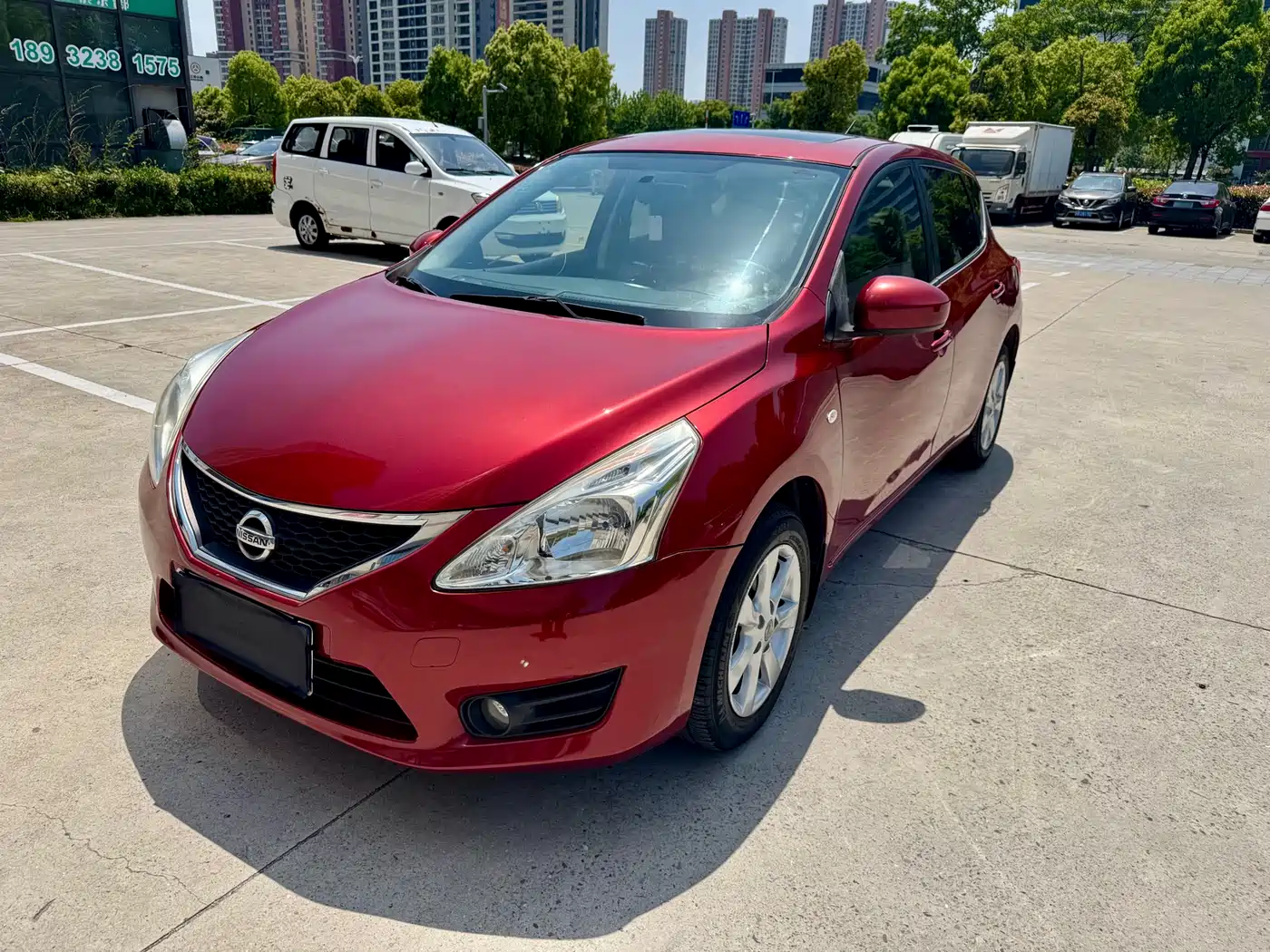 Photo 1 - Nissan Tiida