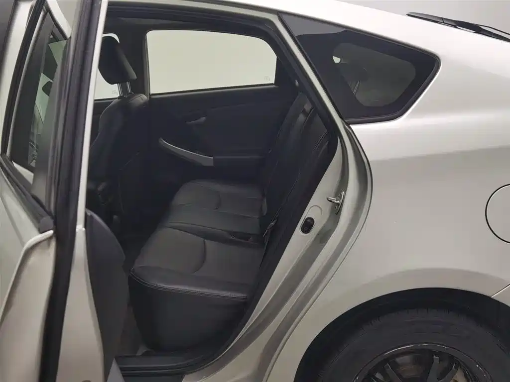 Toyota Prius 2012 1.8L Luxury Advanced Edition фото 15