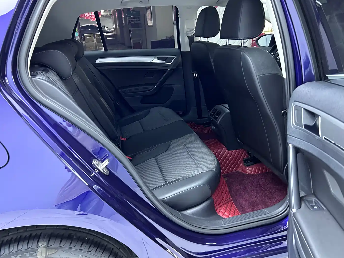 Volkswagen Golf 2020 Beloved Edition 280TSI DSG Comfort фото 11