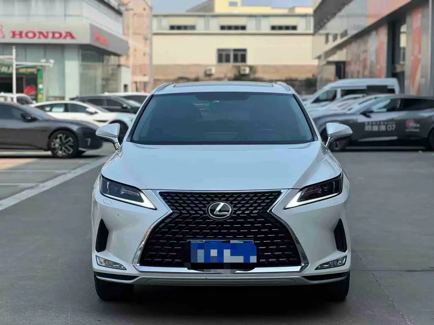 Lexus RX 2020 Facelift 300 2WD Elite Edition фото 2