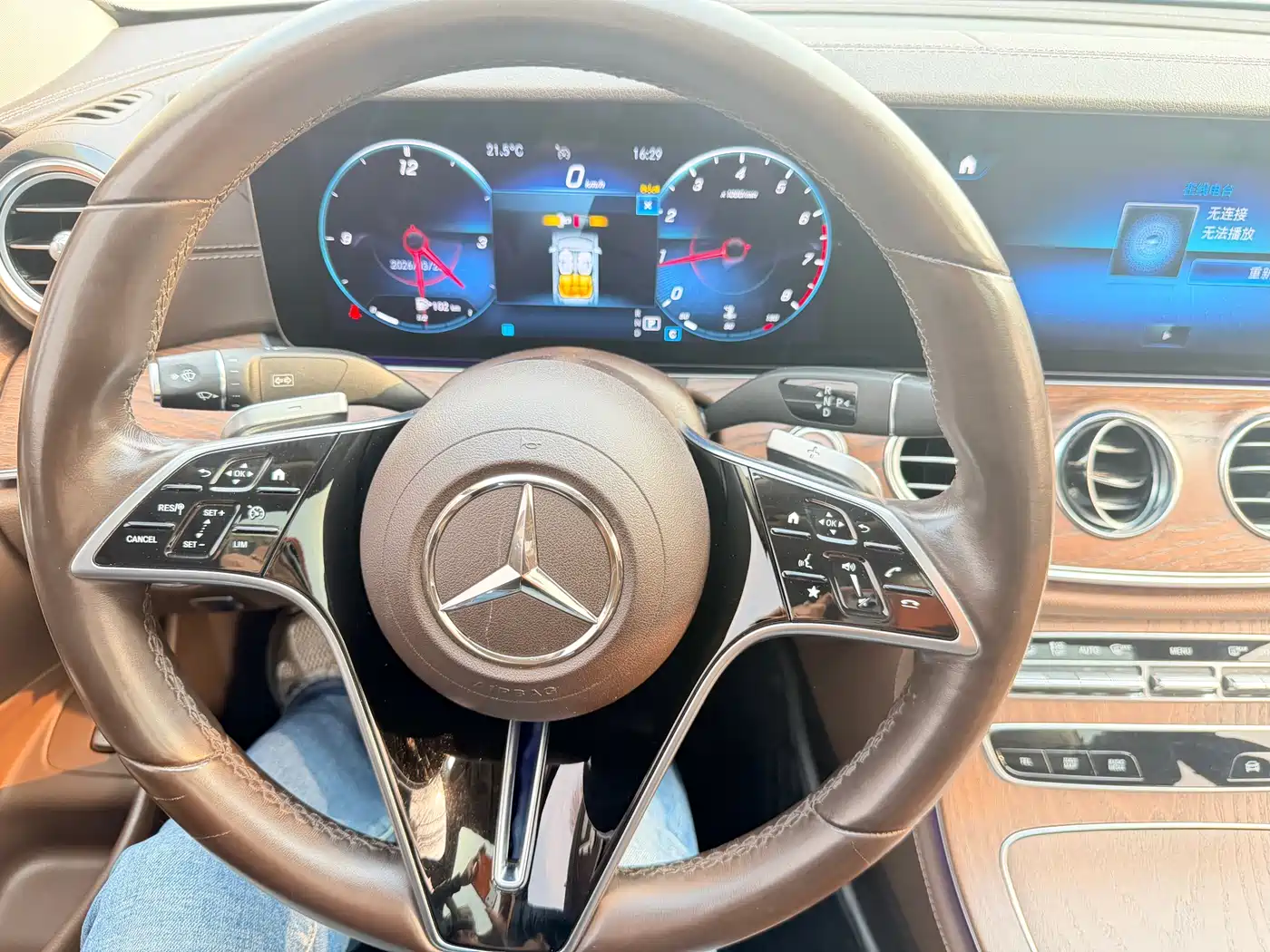 Mercedes-Benz E-Class 2023 E 260 L Sport фото 7