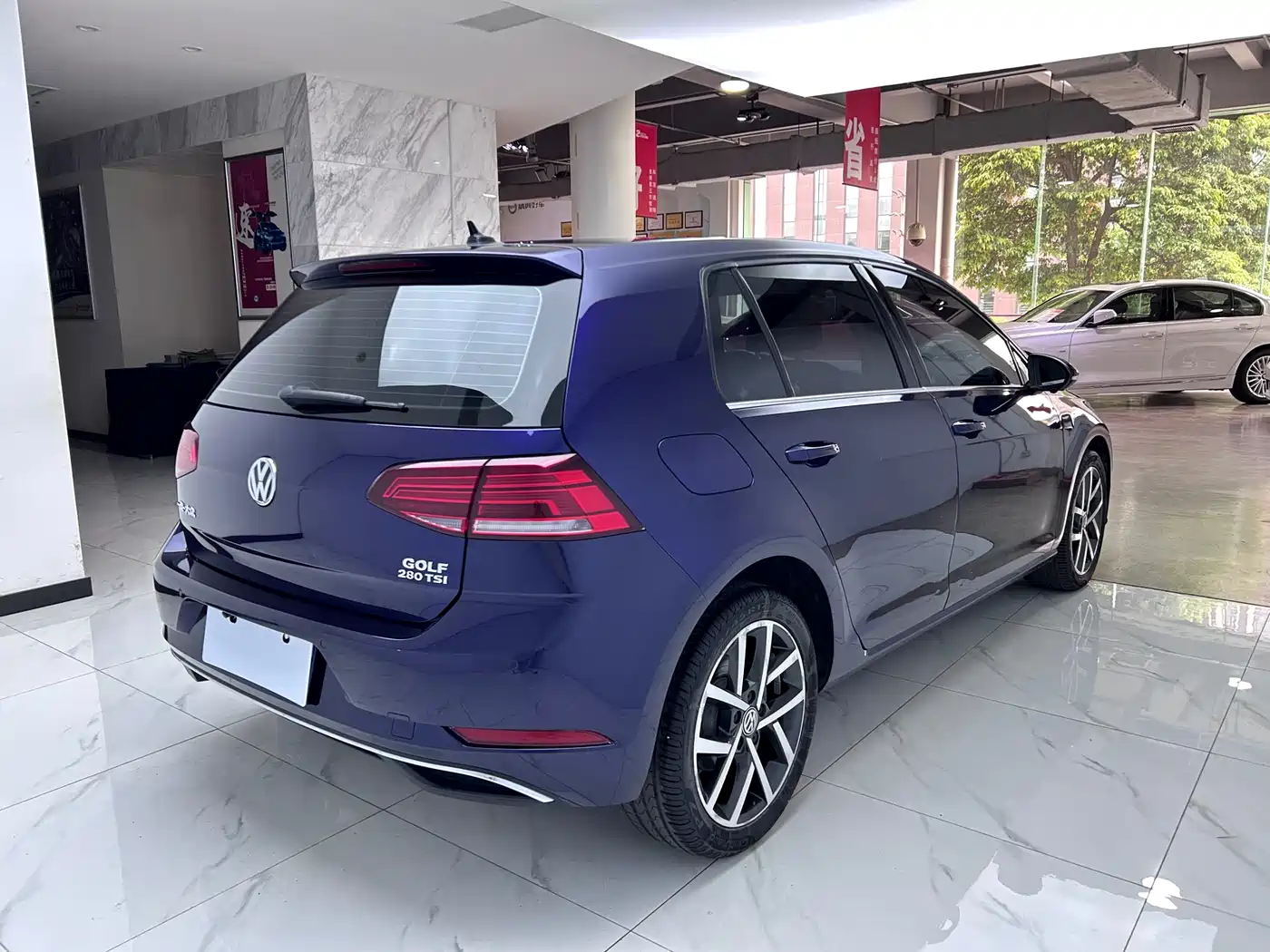 Volkswagen Golf 2020 Beloved Edition 280TSI DSG Comfort фото 7