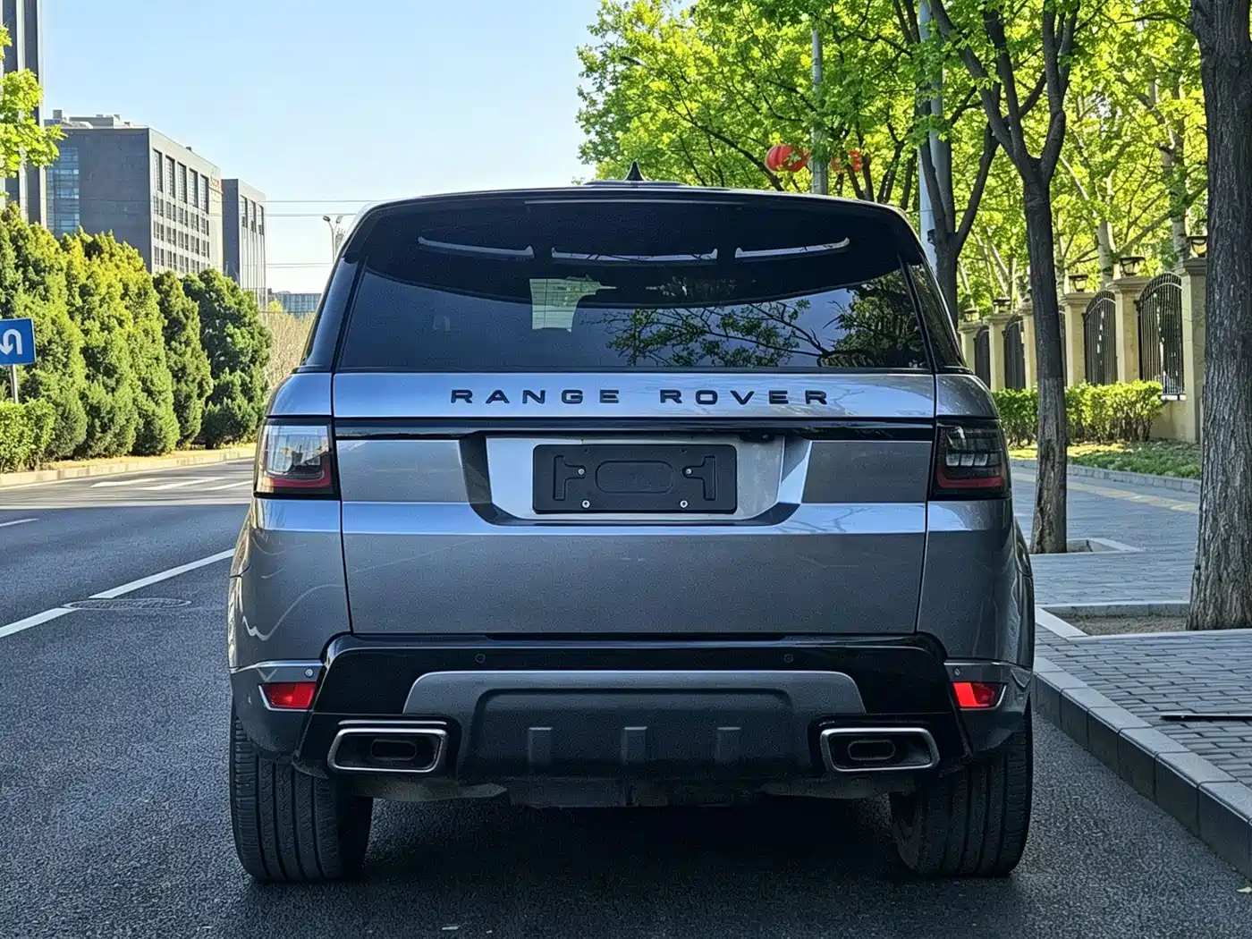 Land Rover Range Rover Sport 2021 3.0 L6 Gloss Black Edition фото 5