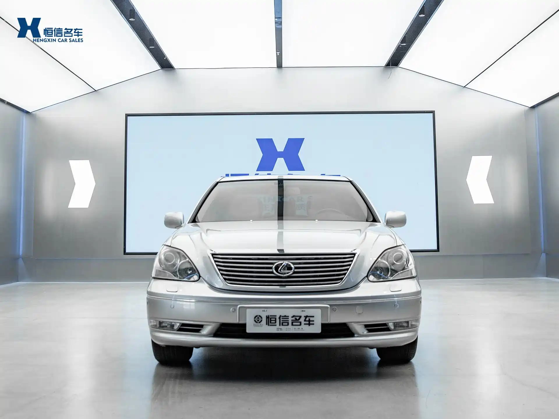 Фото 2 - Lexus LS