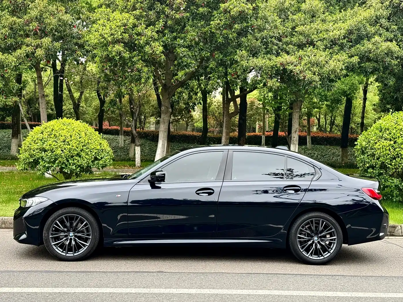 BMW 3 Series 2024 325Li M Sport Shadowline Package фото 3