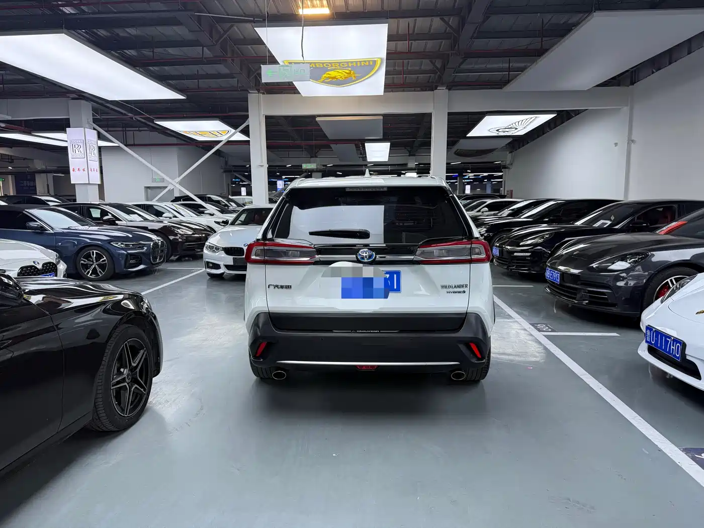 Toyota Wildlander 2022 Hybrid 2.5L E-CVT FWD Luxury PLUS Edition фото 12
