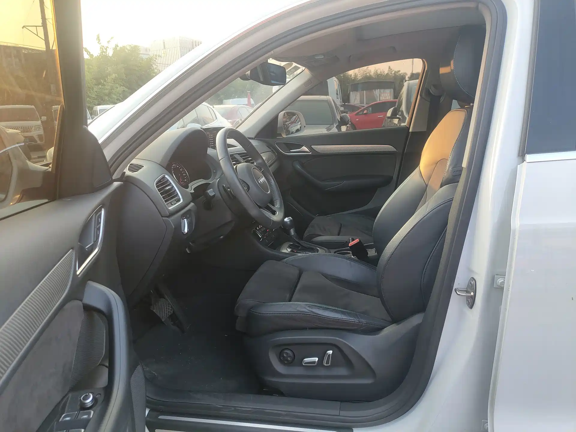 Photo 6 - Audi Q3