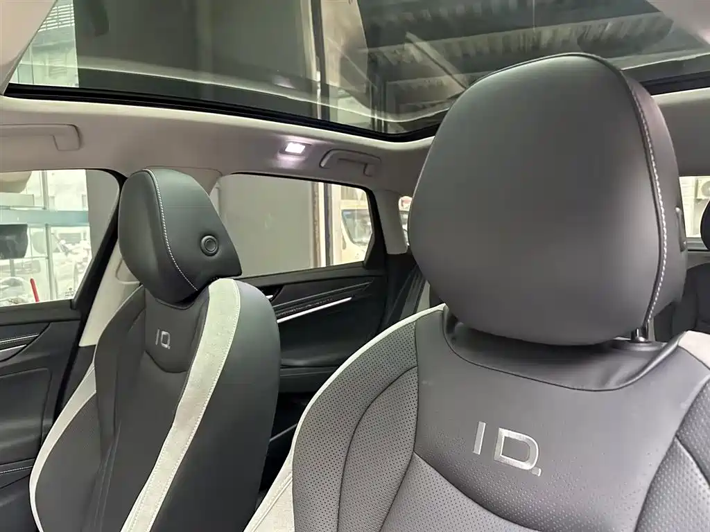 VOLKSWAGEN ID.7 VIZZION