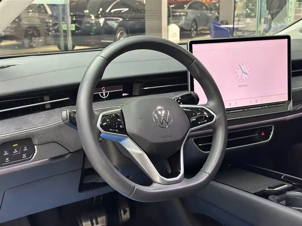 VOLKSWAGEN ID.7 VIZZION