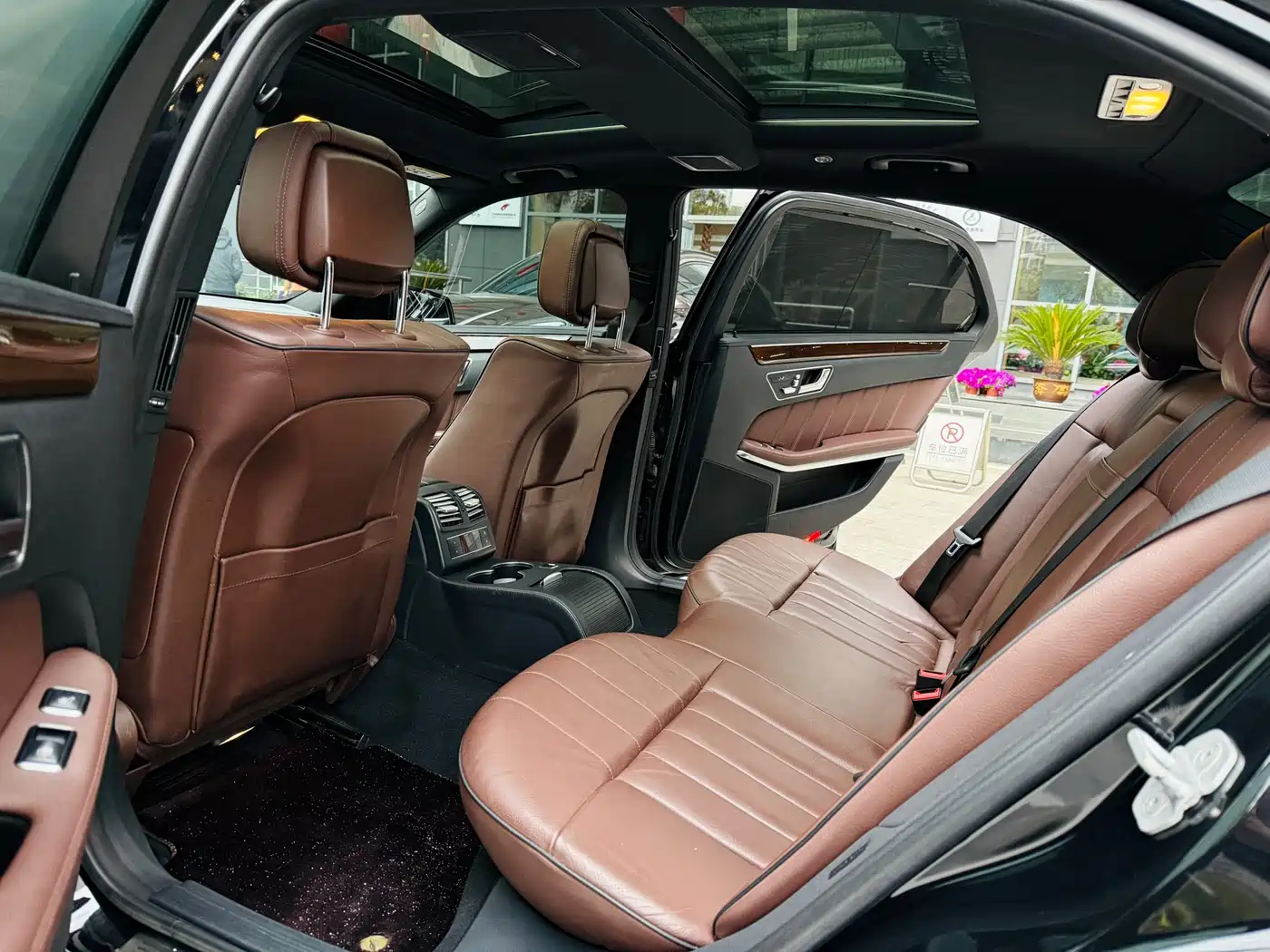 Mercedes-Benz E-Class 2015 E 320 L 4MATIC фото 13