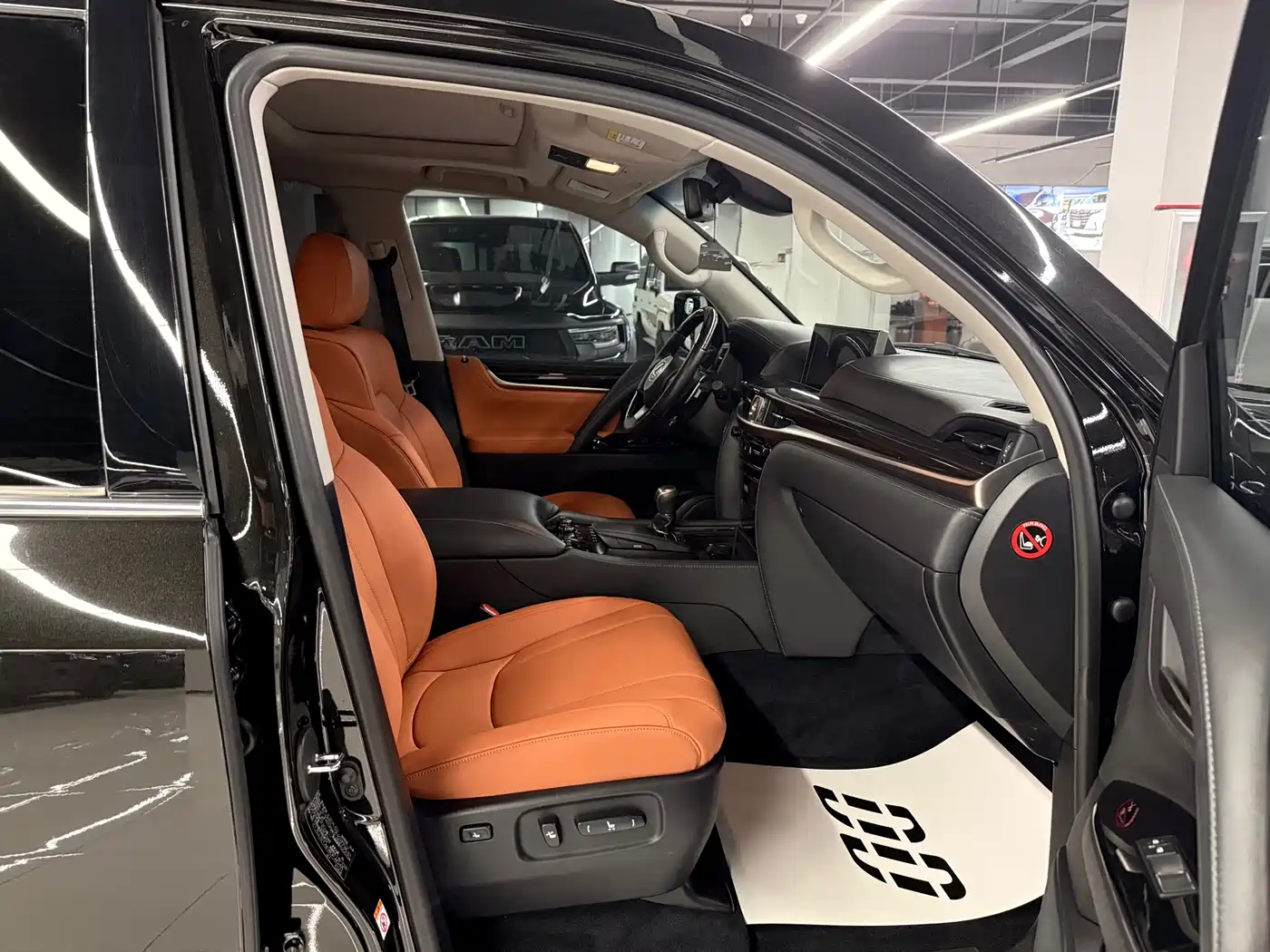 Lexus LX 2017 570 Prestige Luxury фото 9