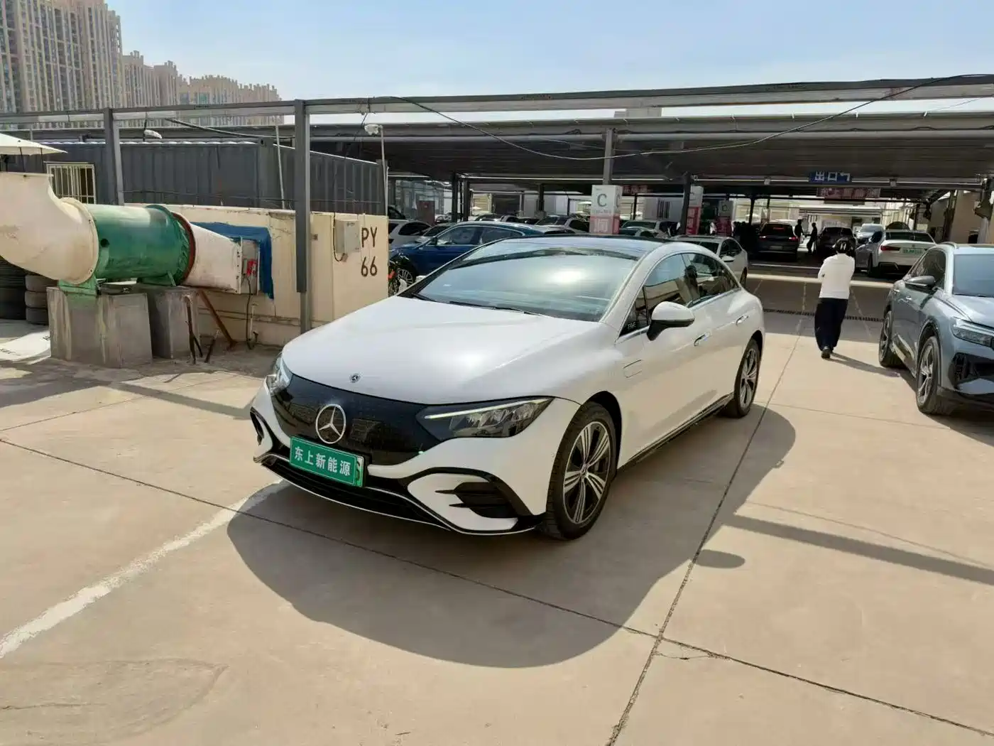 Mercedes-Benz EQE 2022 350 Luxury Edition фото 2