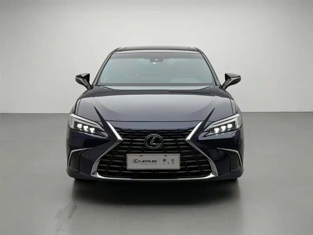 Lexus ES 2025 200 Ultimate Edition фото 2