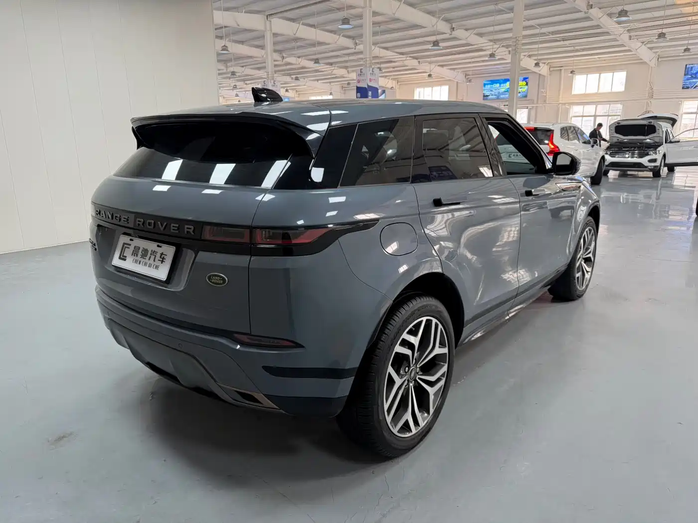 Land Rover Range Rover Evoque 2020 249PS R-DYNAMIC SE Sport Tech Edition фото 4
