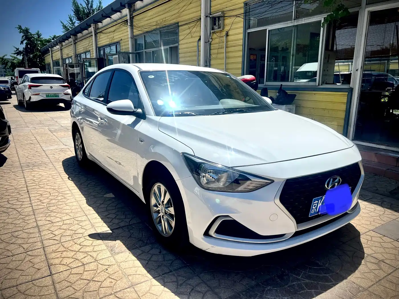 Hyundai Elantra 2020 1.6L Auto GL Pleasing Edition фото 3