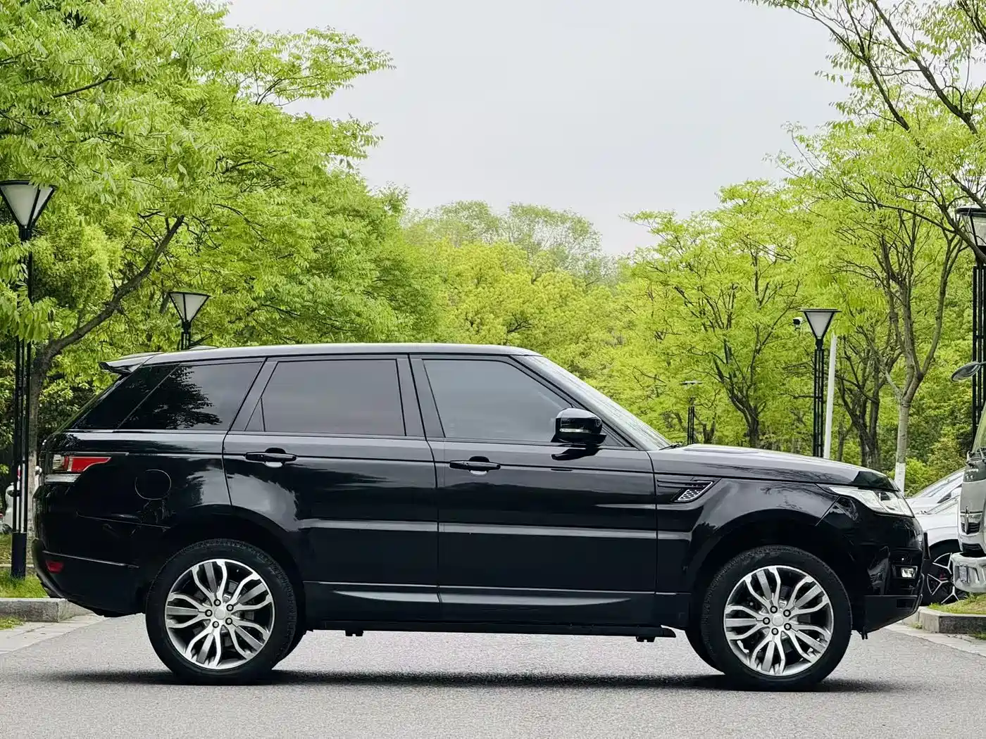 Land Rover Range Rover Sport 2016 Model 3.0 SC V6 HSE DYNAMIC фото 4