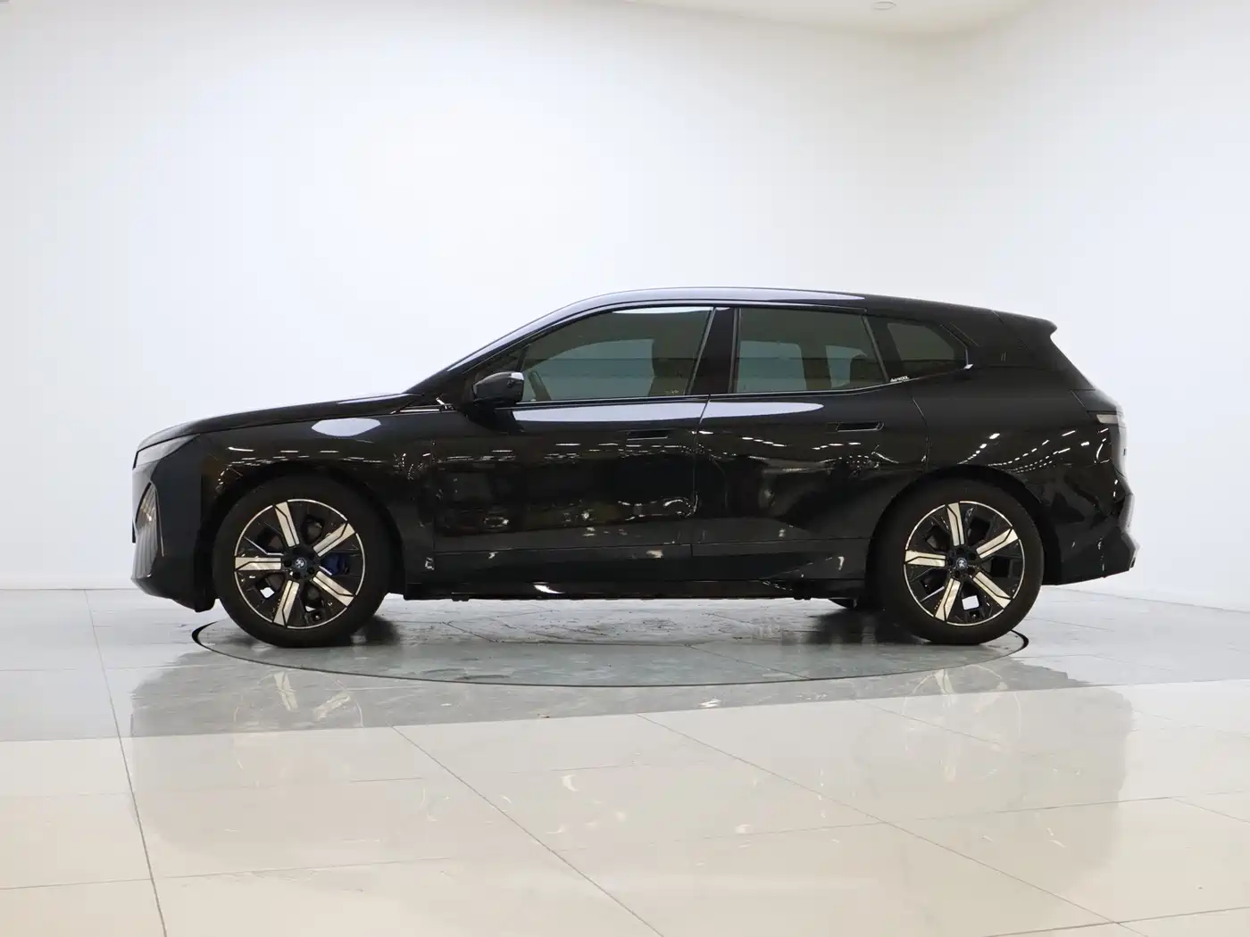 BMW iX 2022 xDrive40 фото 7