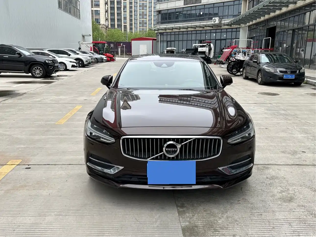 Photo 2 - Volvo S90