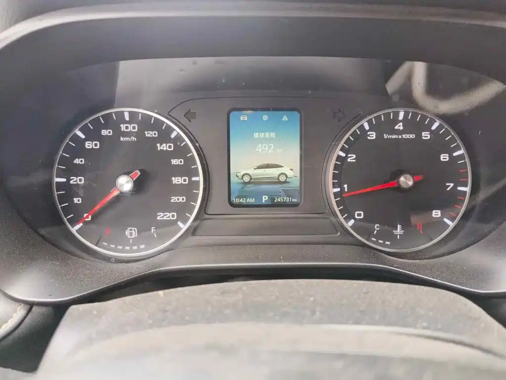 Фото 4 - Roewe i5
