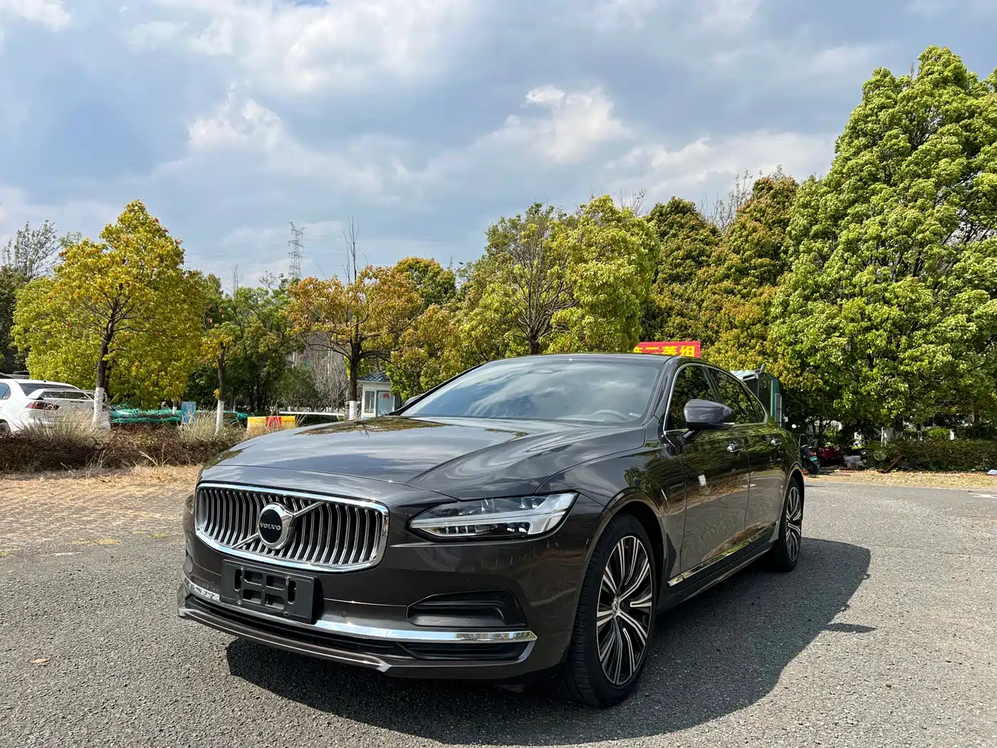 VOLVO S90