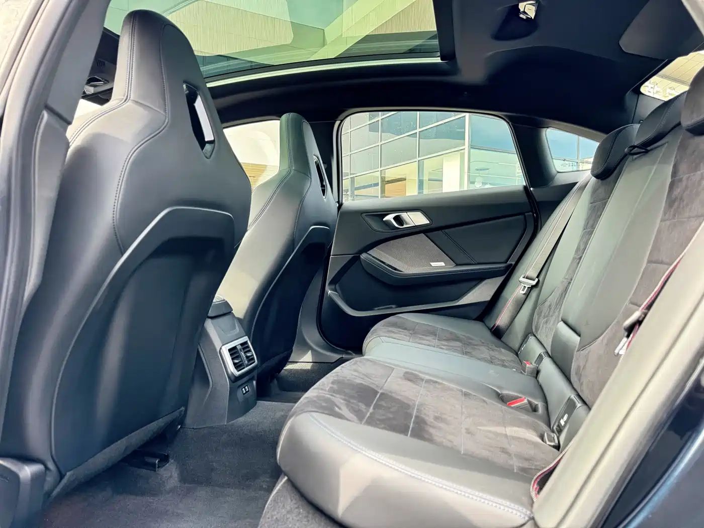 BMW M235L 2025 M235L фото 8