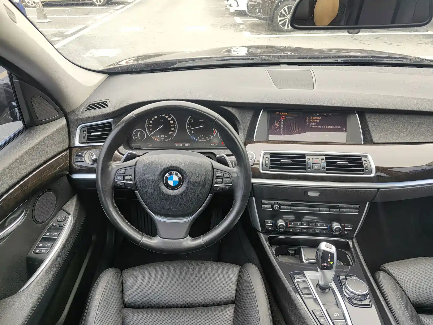 BMW 5 Series GT 2014 535i xDrive фото 10
