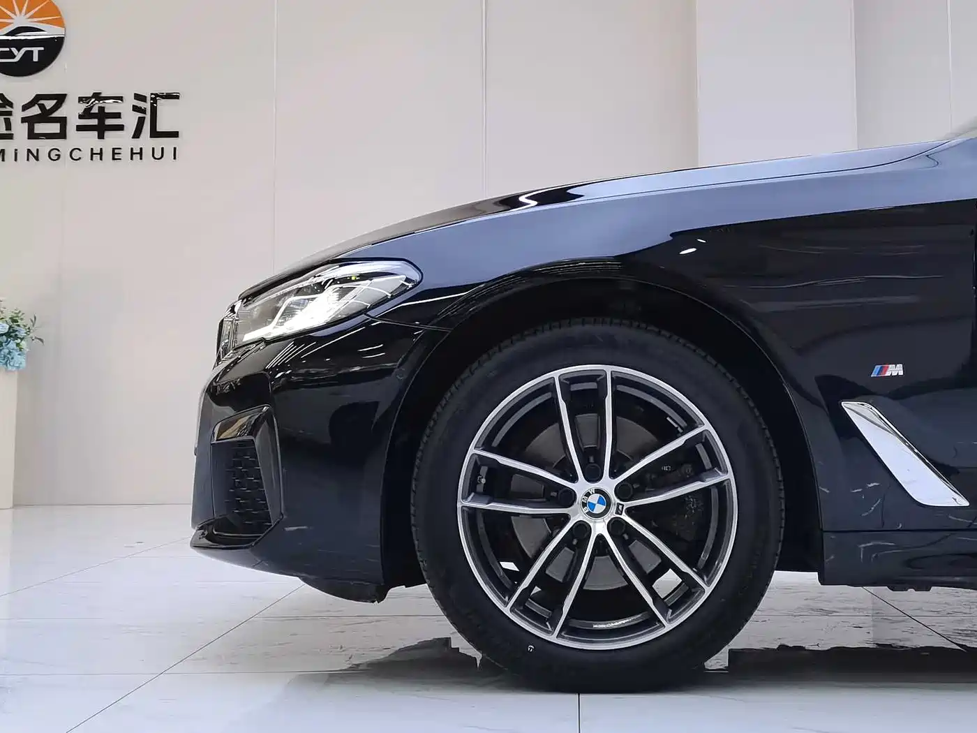 BMW 5 Series 2022 Model Second Facelift 525Li M Sport Package фото 9