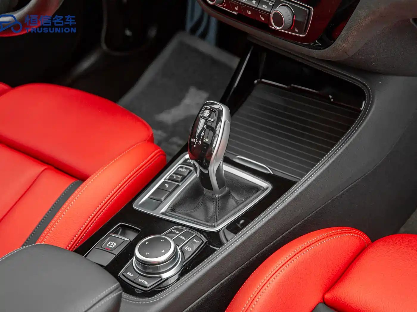 BMW 1 Series 2021 125i M Sport Black Night Edition фото 18