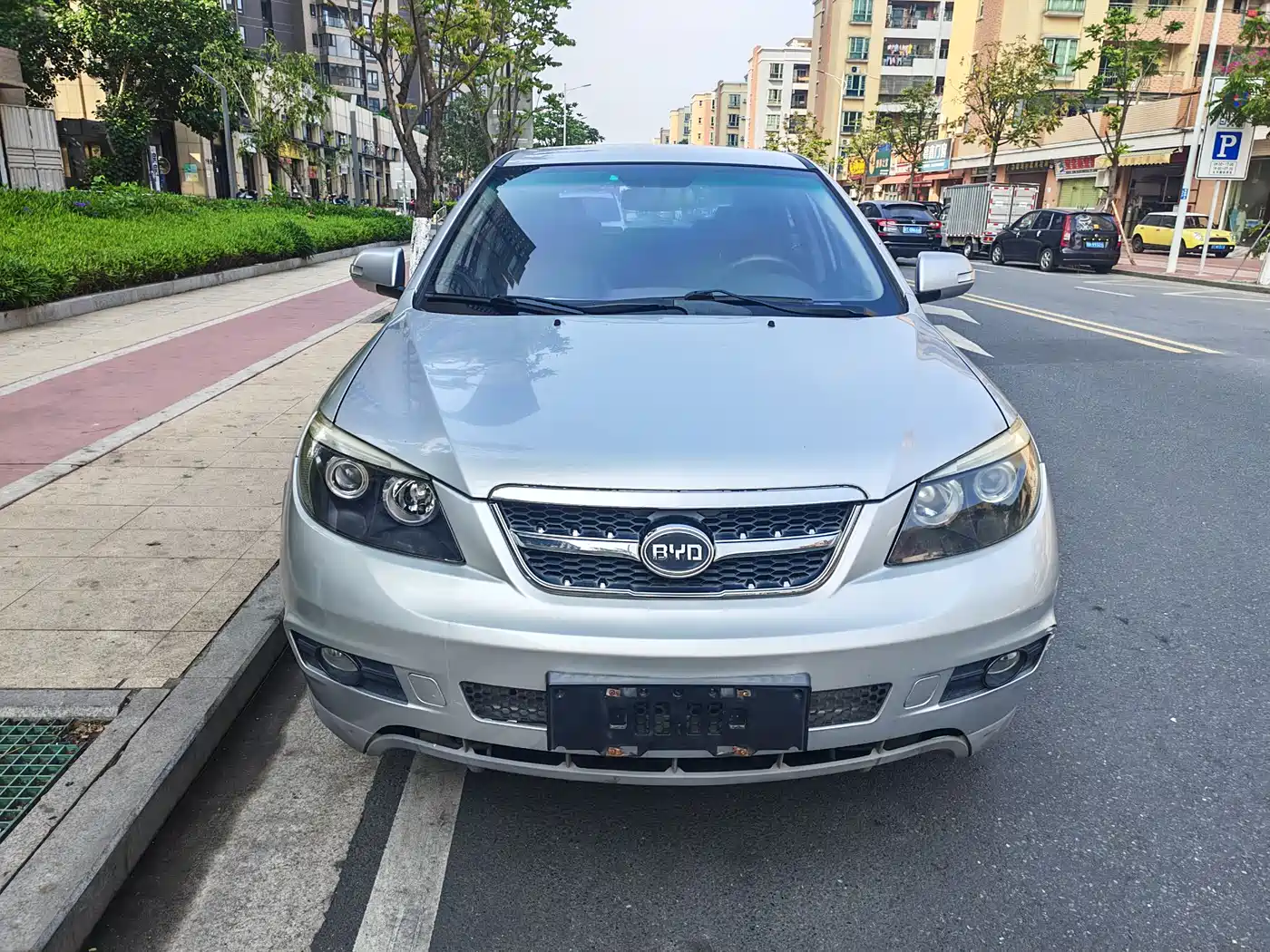 BYD S6 2014 Model 2.0L Manual Luxury 7-Seater фото 2