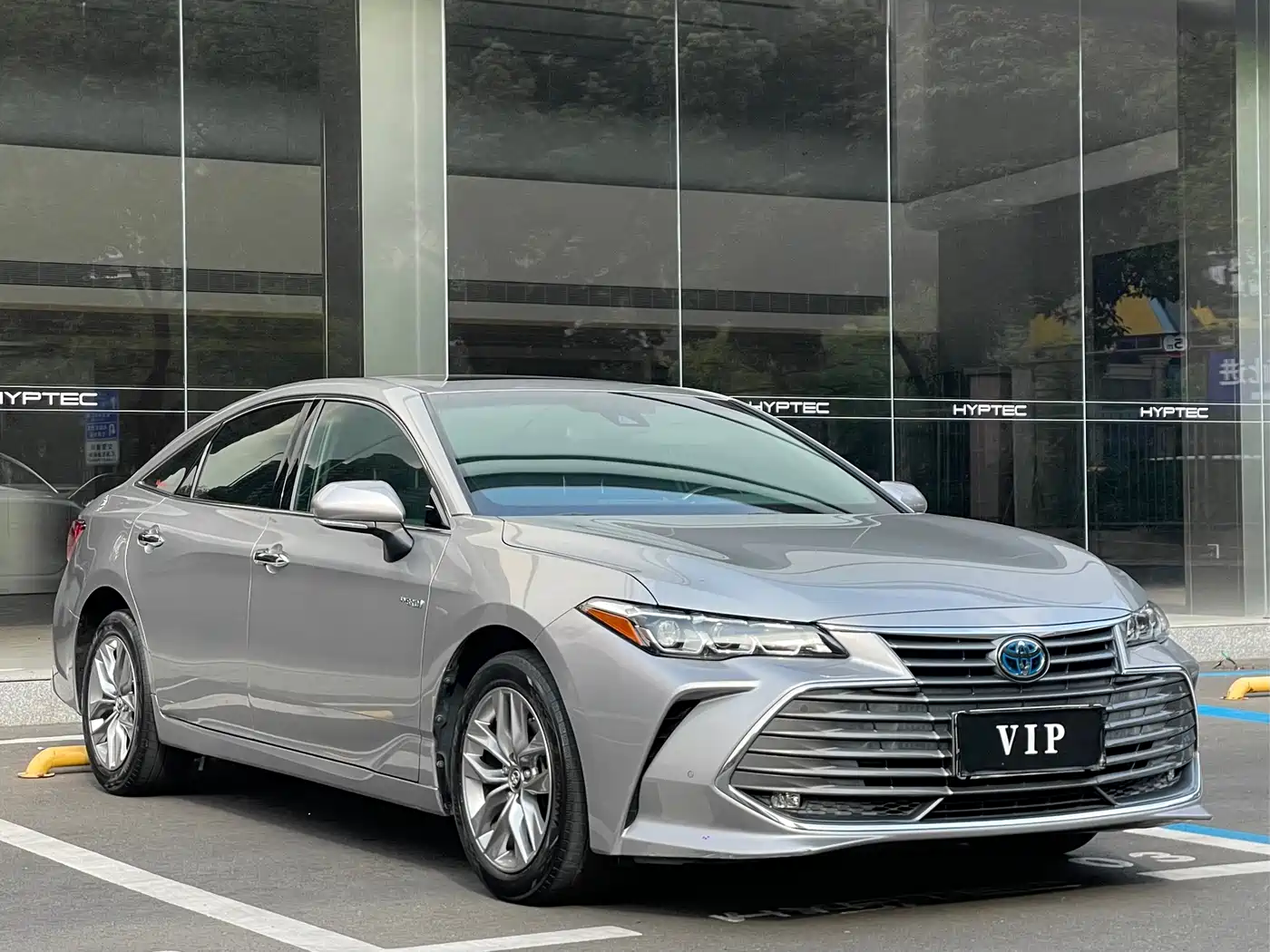 Toyota Avalon 2019 Hybrid 2.5L Luxury Edition China VI фото 2
