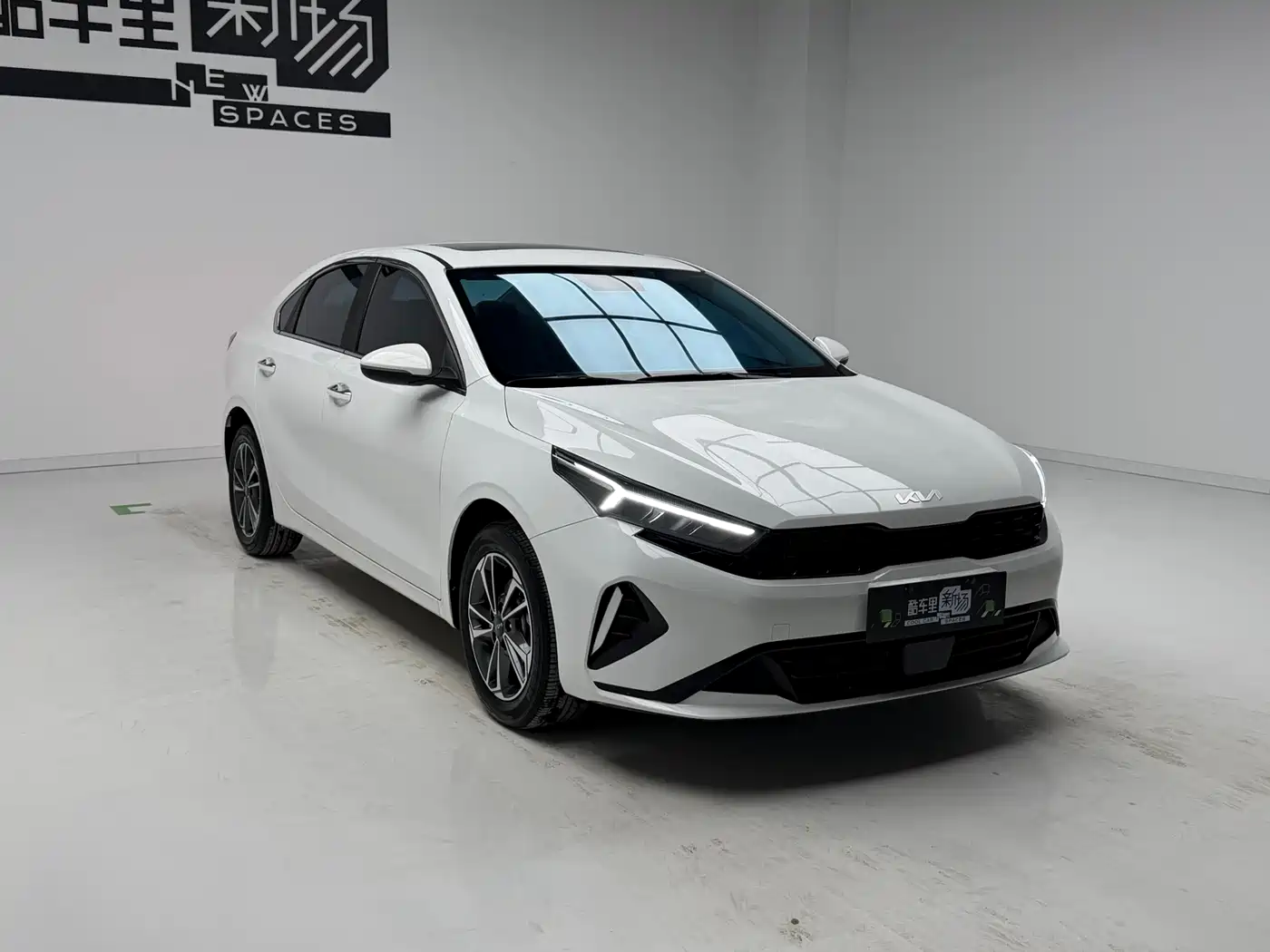 Kia K3 2023 Model 1.5L CVT Luxury Edition фото 3