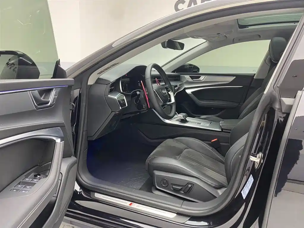 Audi A7L 2024 45 TFSI Luxury фото 17