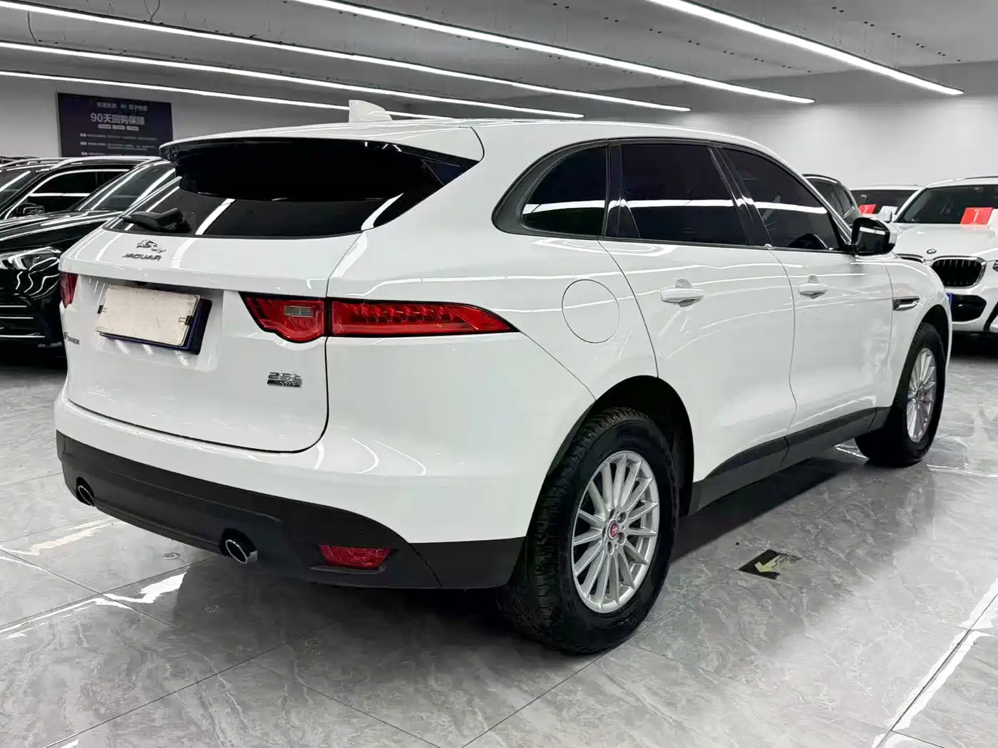Jaguar F-PACE 2018 2018 2.0T 4WD Urban Premium Edition