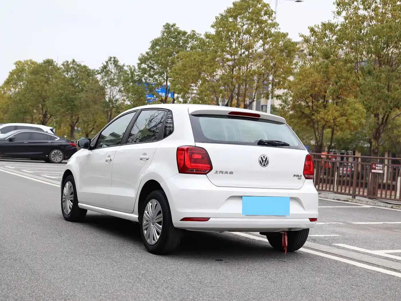 Volkswagen Polo 2016 1.6L Automatic Comfort фото 4