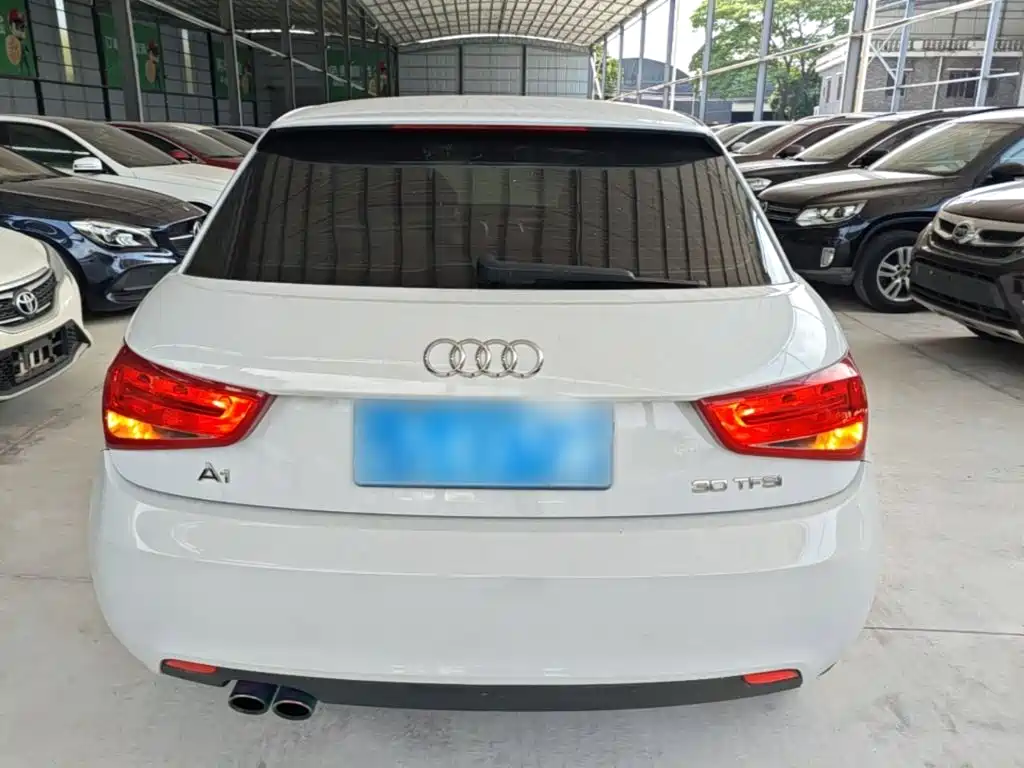 Audi A1 2015 2014 30 TFSI Fashion