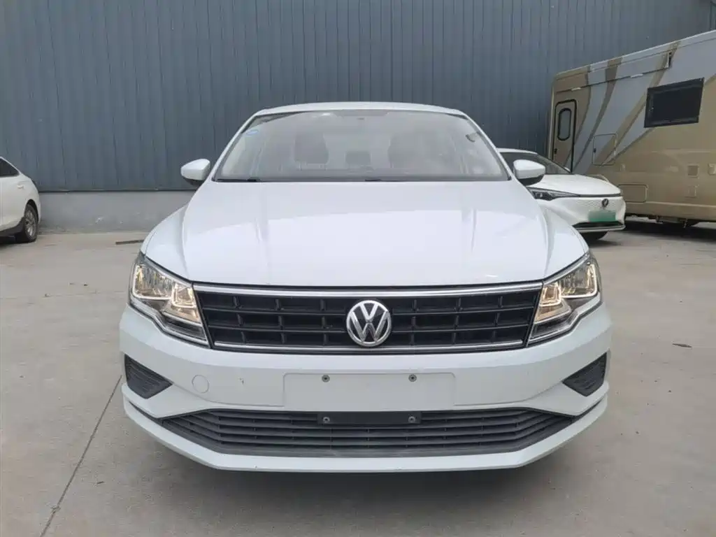 Volkswagen Jetta 2019 Dream Edition 1.4L Manual Fashion фото 3