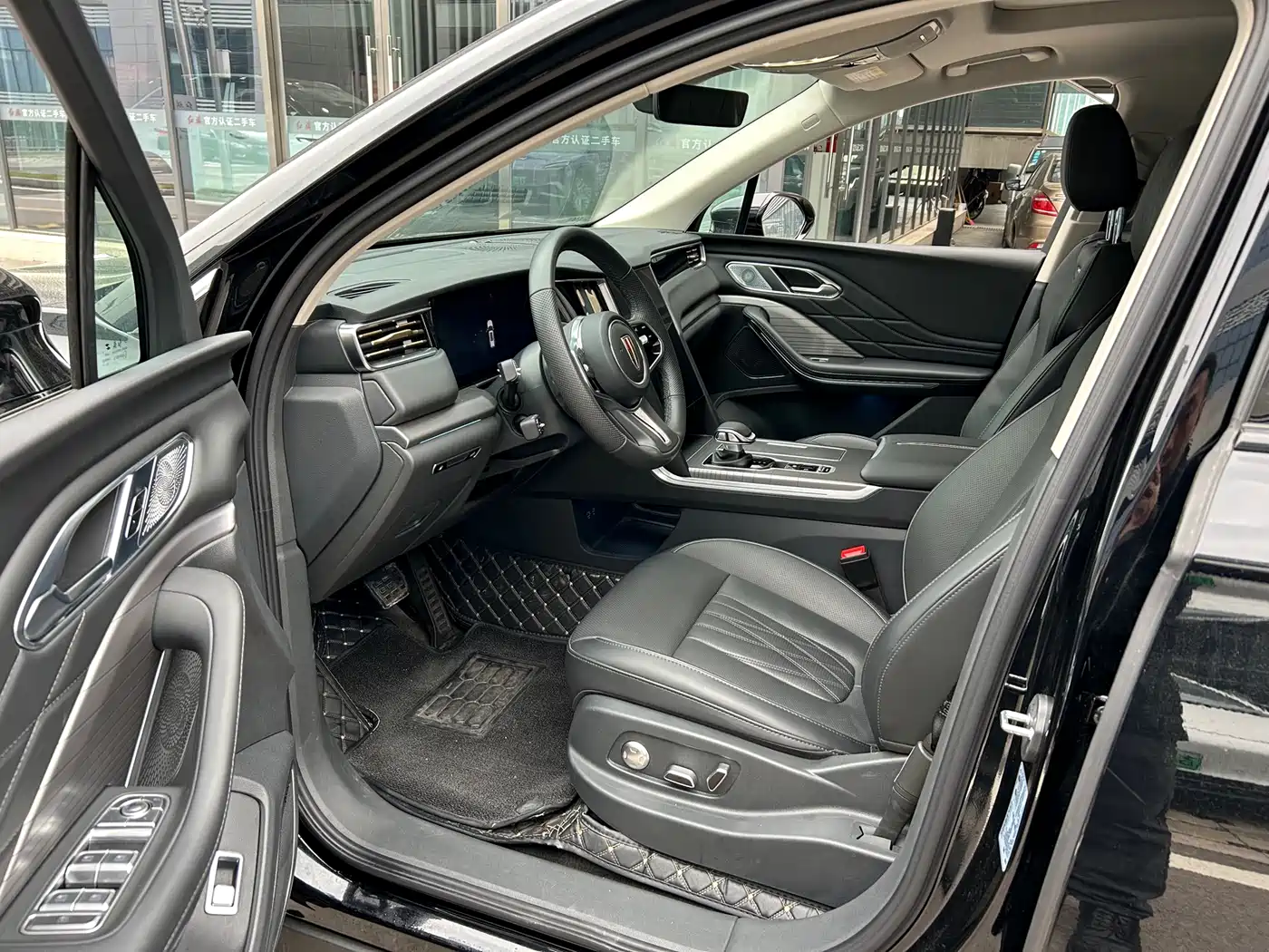 Hongqi HS7 PHEV 2024 2.0T PHEV 4WD Flagship Edition 6-seater фото 7