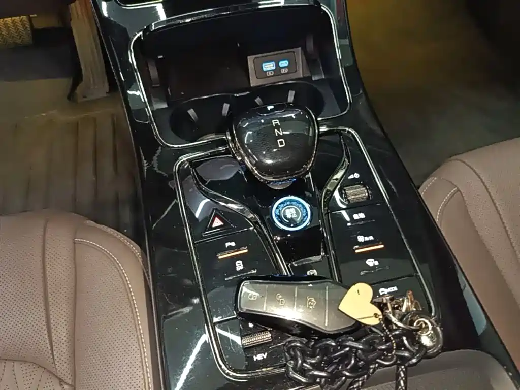 BYD Han 2024 DM-i Glory Edition 121KM Premium фото 14