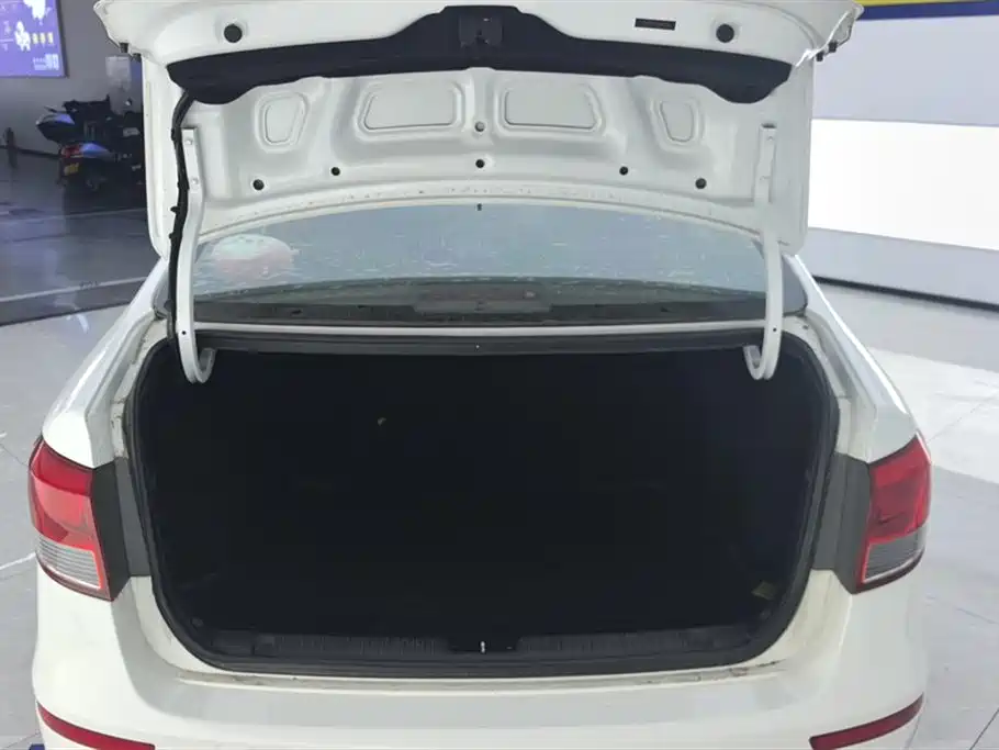 Kia K2 2015 Sedan 1.4L MT GLS фото 4