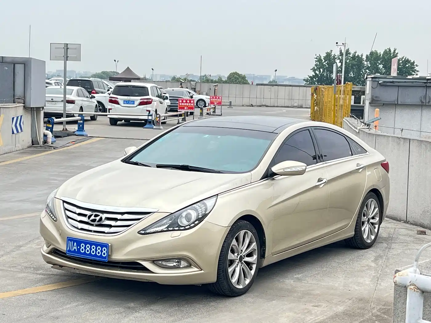 Hyundai Sonata 2011 2.4L Automatic Top Edition