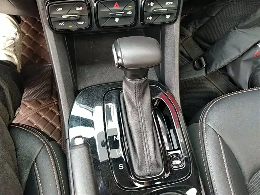 GAC Trumpchi Trumpchi GS3 2019 235T Automatic Elite Edition фото 14