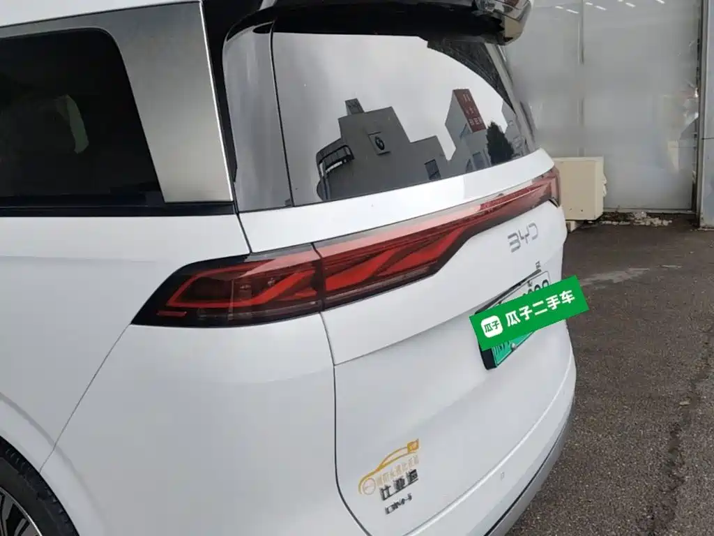 BYD Xia 2025 2025 DM-i 1.5T 180km Surpass Edition