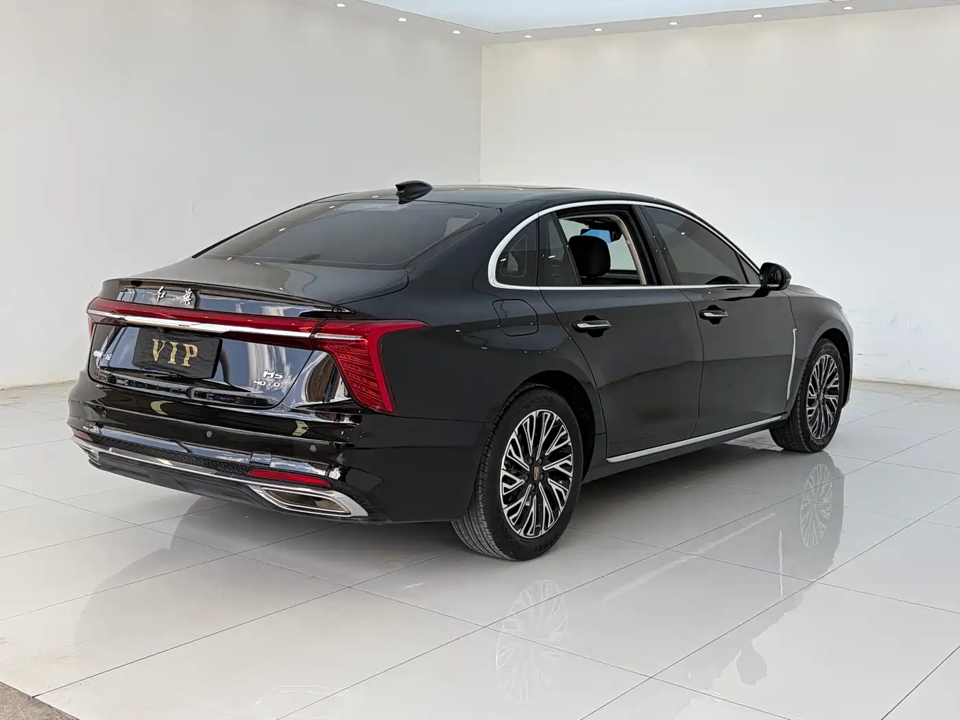 Hongqi H5 2024 2.0T Automatic Smart Connect Flag Smooth Edition фото 4