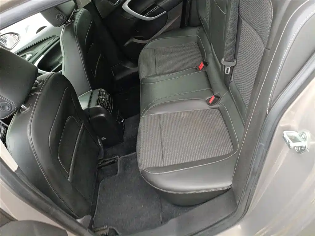 Buick Regal 2015 1.6T Leading Tech Edition фото 17