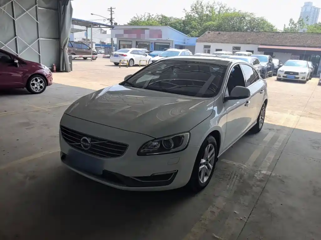 Фото 2 - Volvo S60