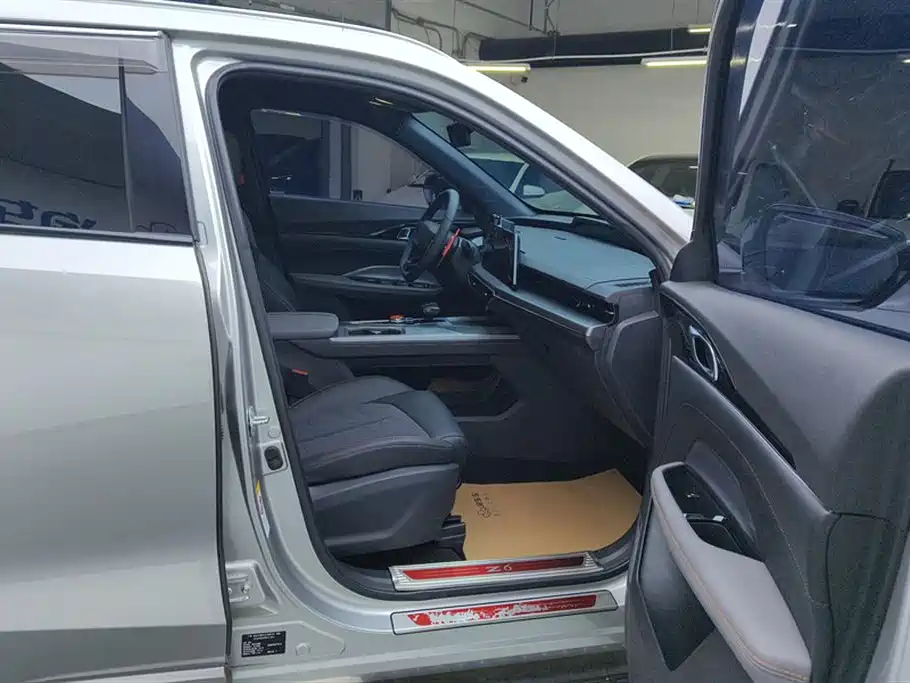 CHANGAN CHANGAN AUCHAN Z6