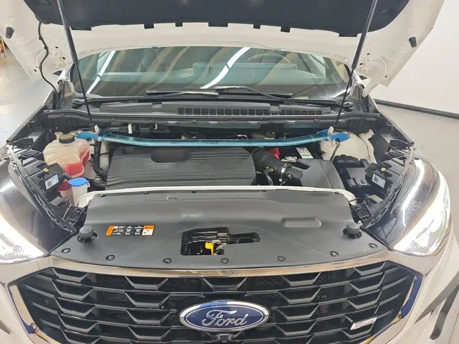 Фото 10 - Ford Edge