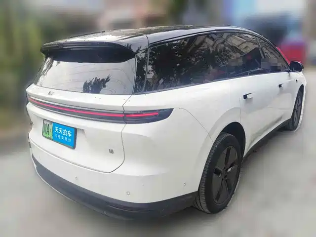 Li Auto Li i8 2025 Standard Edition — фото 2
