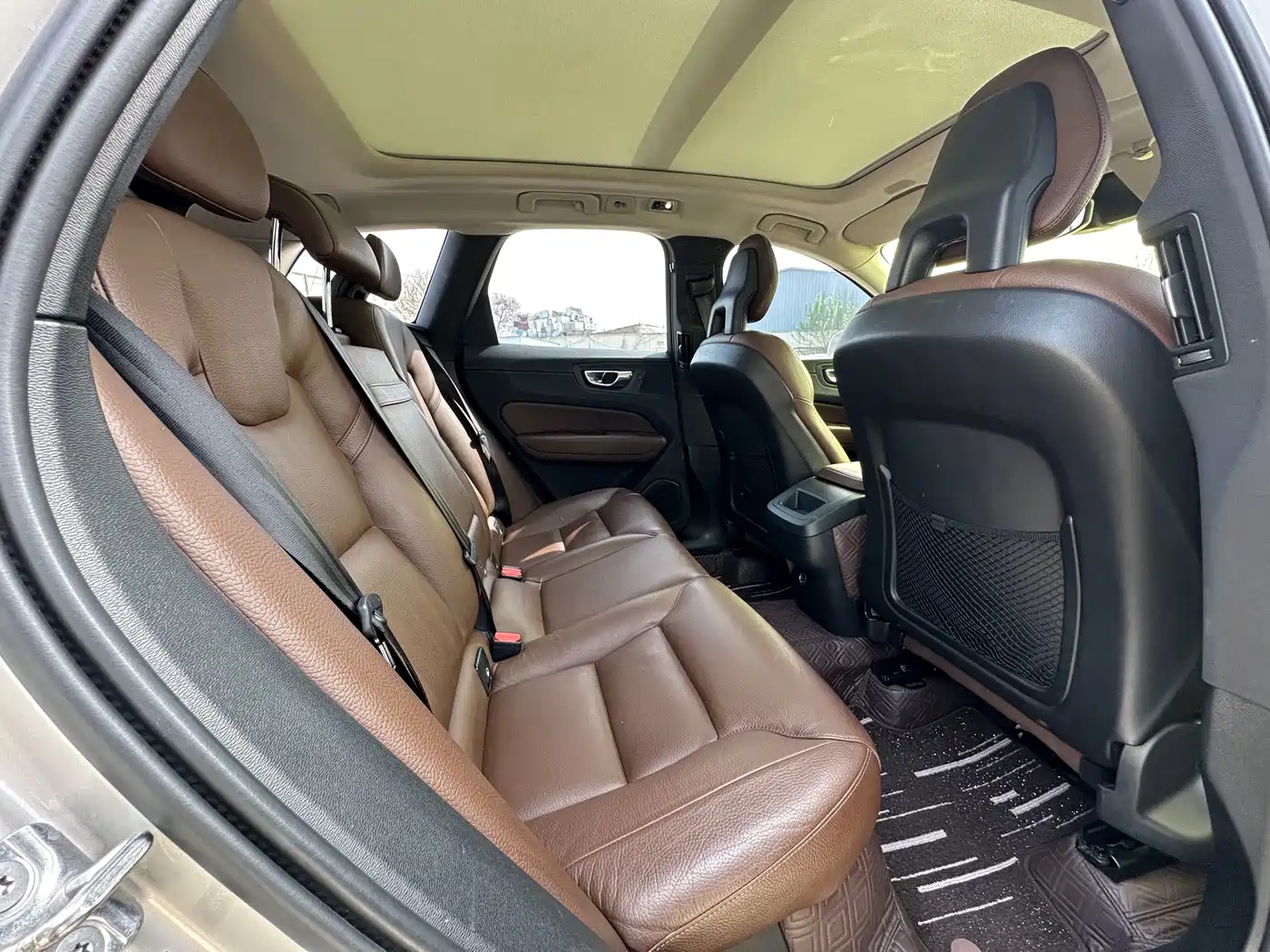 Photo 8 - Volvo XC60